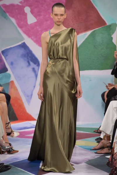 Look 32
